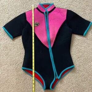 (L) Dacor wetsuit